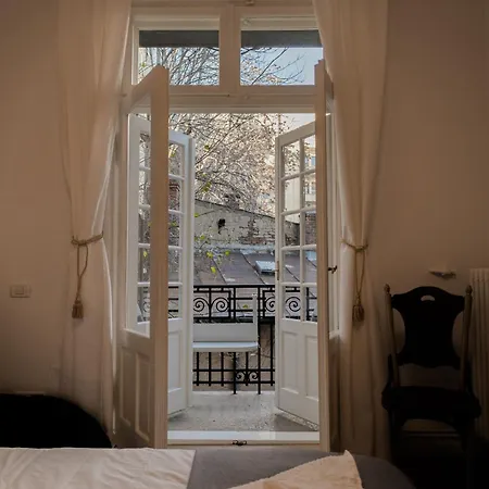 Revived Classic Near Piata Romana - 3br Retreat