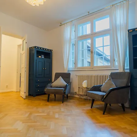 Revived Classic Near Piata Romana - 3br Retreat アパート *