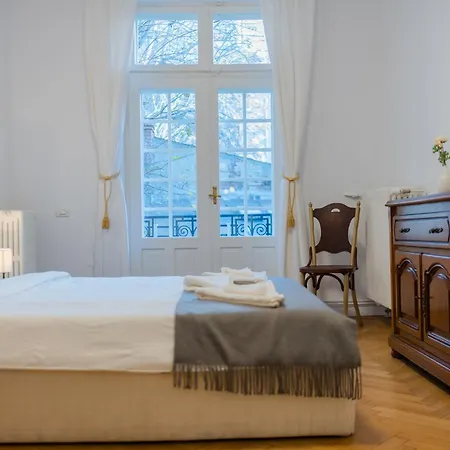 アパート Revived Classic Near Piata Romana - 3br Retreat