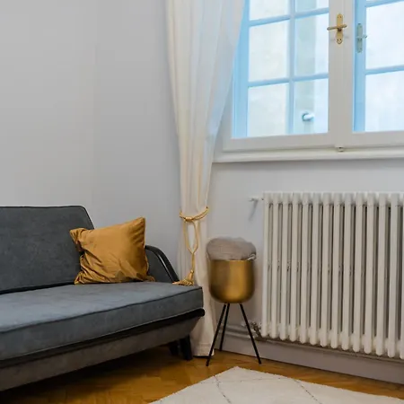 Revived Classic Near Piata Romana - 3br Retreat *