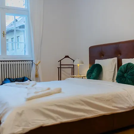 Revived Classic Near Piata Romana - 3br Retreat ブカレスト