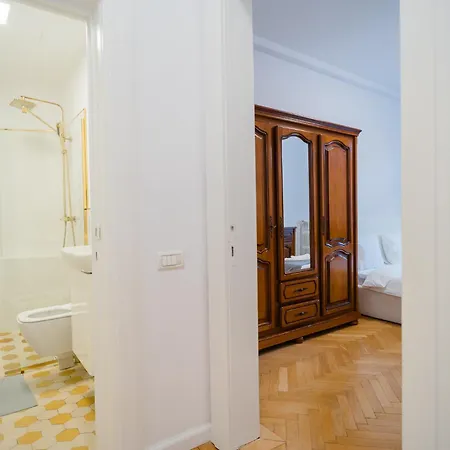 Revived Classic Near Piata Romana - 3br Retreat