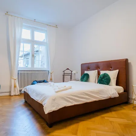 Revived Classic Near Piata Romana - 3br Retreat *