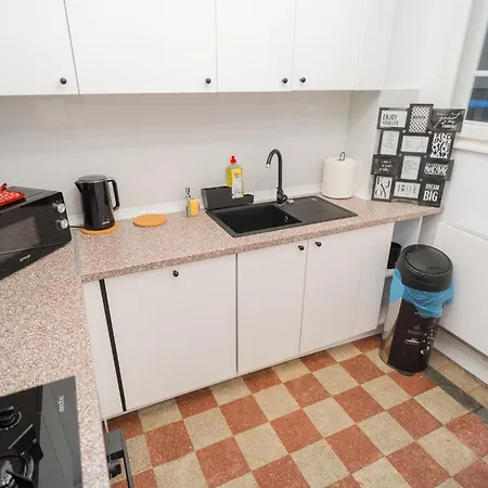 Revived Classic Near Piata Romana - 3br Retreat