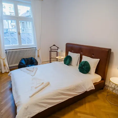 Revived Classic Near Piata Romana - 3br Retreat *