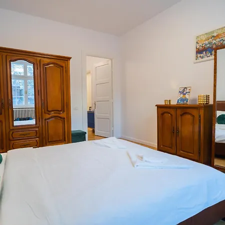 Daire Revived Classic Near Piata Romana - 3br Retreat