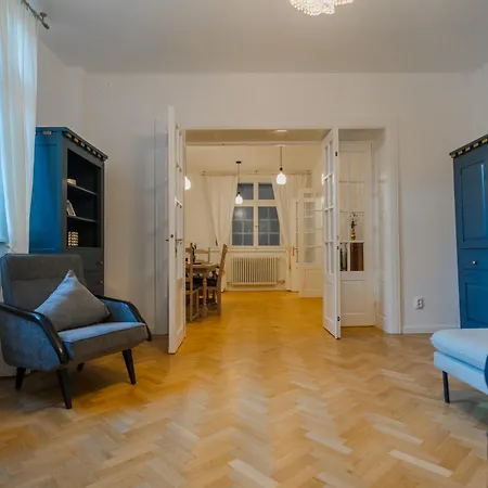 Revived Classic Near Piata Romana - 3br Retreat