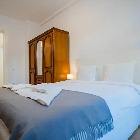 Revived Classic Near Piata Romana - 3br Retreat * Bükreş