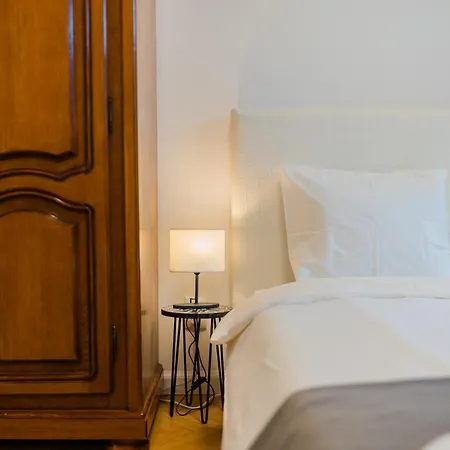 Revived Classic Near Piata Romana - 3br Retreat *
