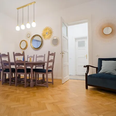 Revived Classic Near Piata Romana - 3br Retreat *