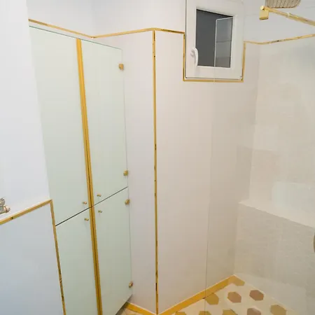 Revived Classic Near Piata Romana - 3br Retreat