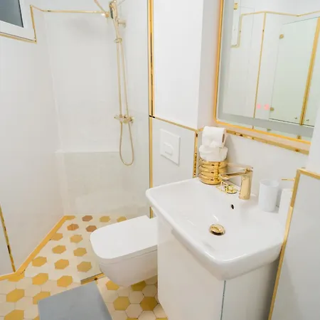 Daire Revived Classic Near Piata Romana - 3br Retreat *