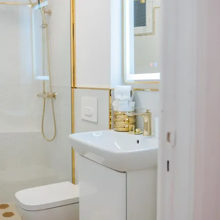 Daire Revived Classic Near Piata Romana - 3br Retreat